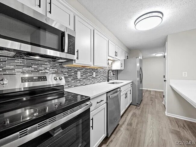 Building Photo - 7604 Roscommon Ct