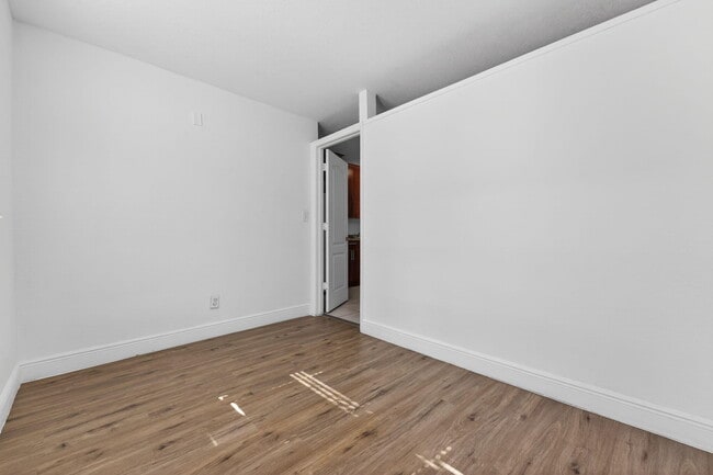 Building Photo - 4081 N Dixie Hwy