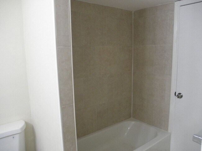 Building Photo - Fairview Villas