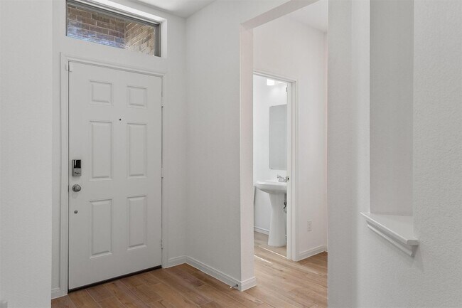 Building Photo - 338 Langhorne Bnd