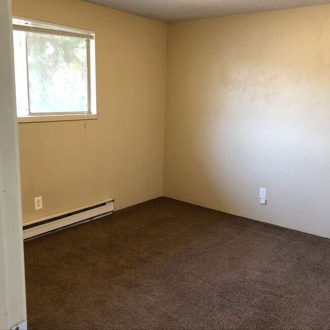 Building Photo - 248 W Clark St