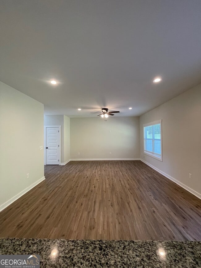 Building Photo - 154 Crestpoint Rd