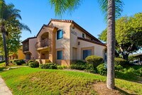 Building Photo - "Charming 2-Bedroom, 2-Bathroom Oasis in E...