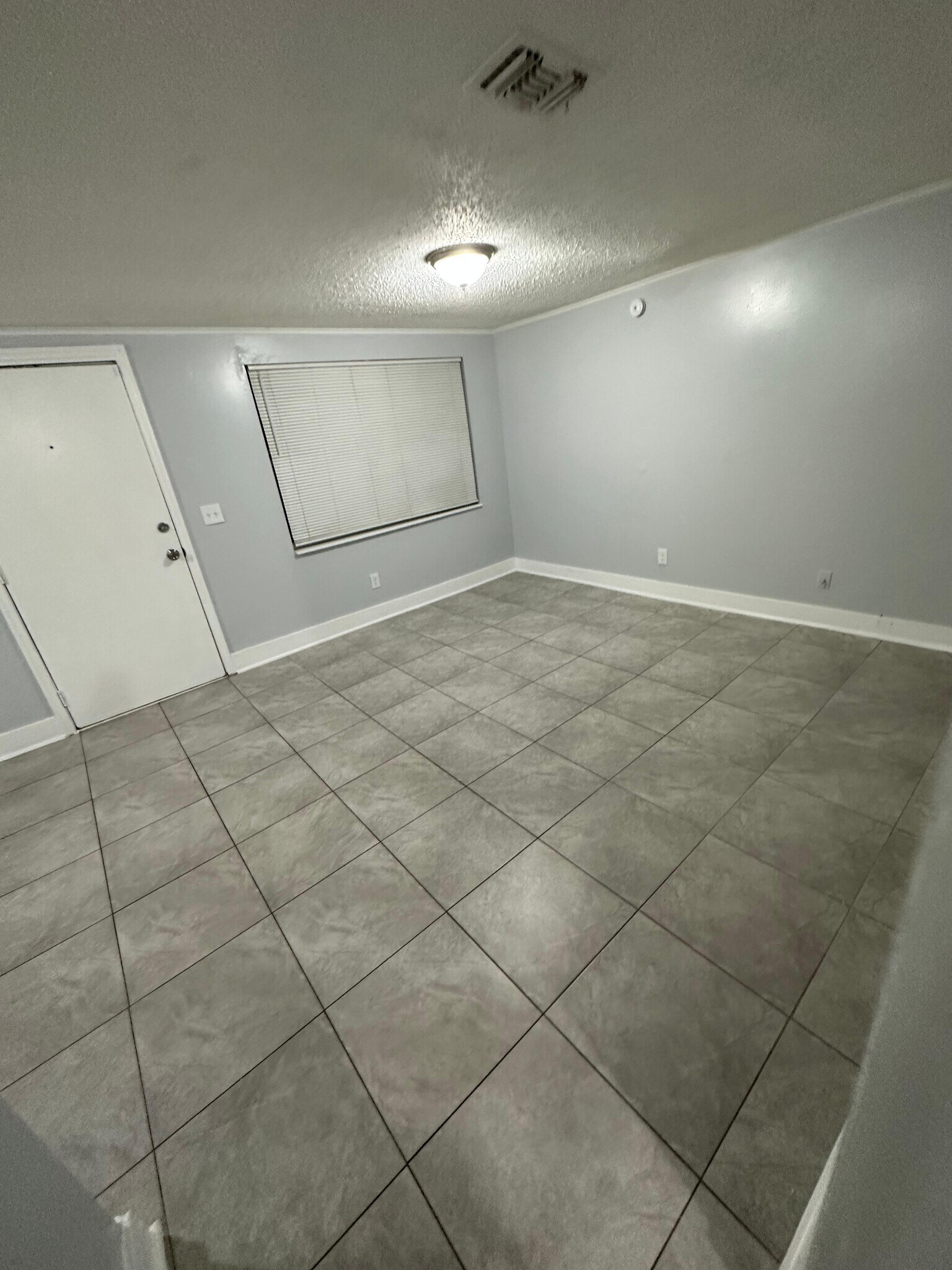 Building Photo - 1981 Hardee St