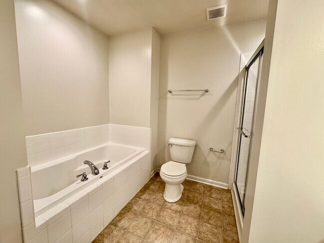 Building Photo - 3 Bed/ 2.5 Bath Townhome close to the interstate - Available 06/08/2026