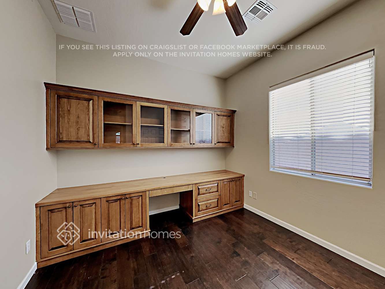 Building Photo - 7209 W Paradise Ln