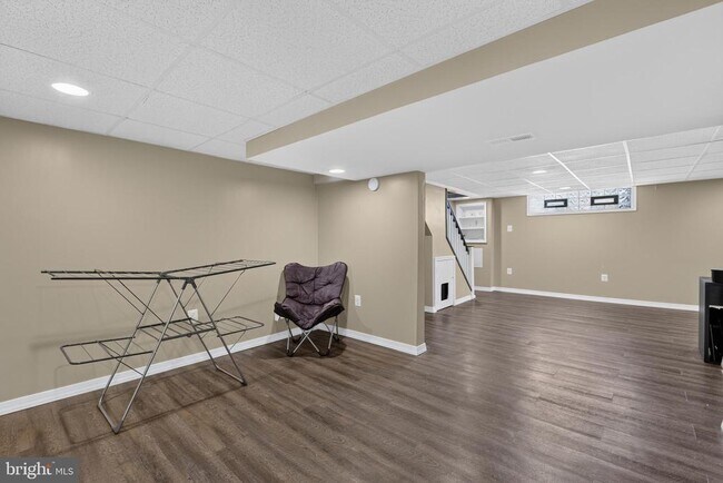 Building Photo - 816 Naylors Run Rd