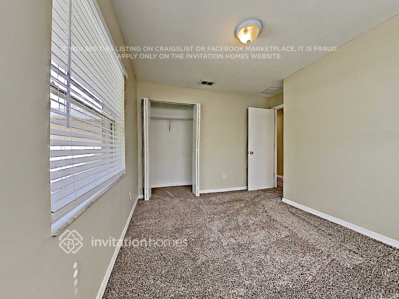 Building Photo - 384 St Dunstan Way