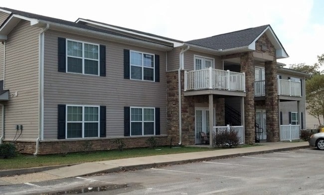 Primary Photo - Pine Woods Apartments