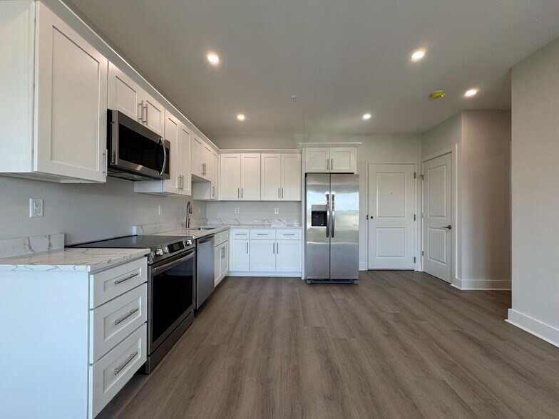 Building Photo - 386 Atwells Ave
