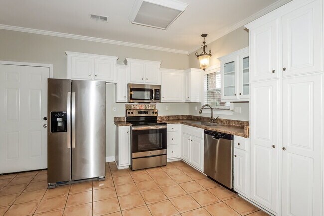 Building Photo - 2644 Graystone Dr