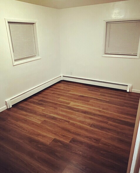 Building Photo - 502 Vale Ave