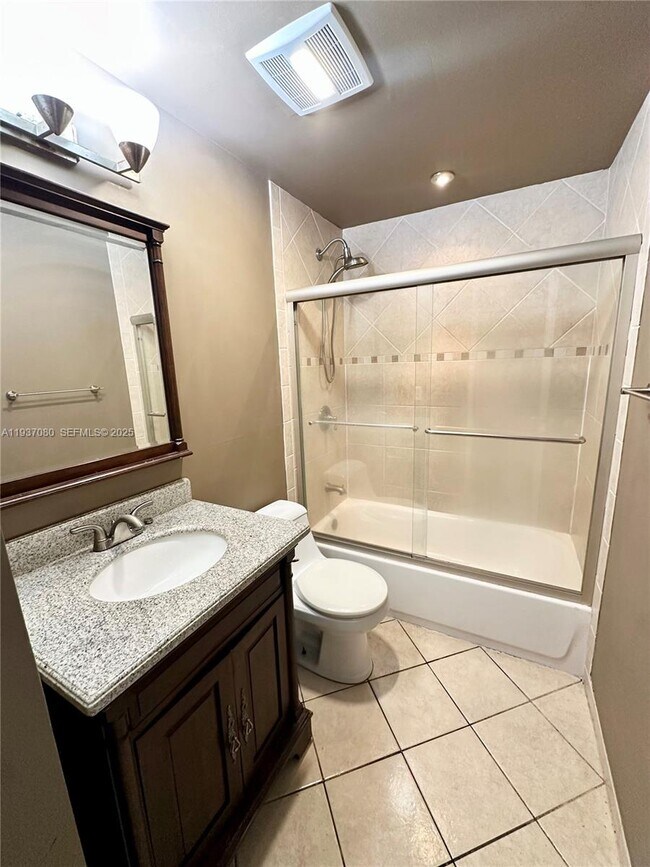 Building Photo - 2162 W 60th St