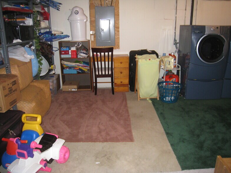 Building Photo - 5472 Baneberry Ave