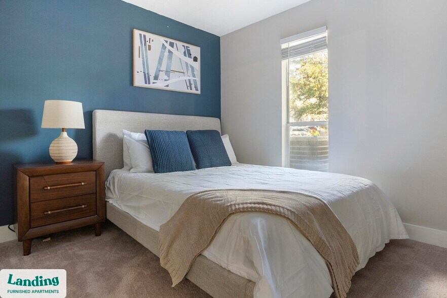 Building Photo - 2000 E Lake Pkwy