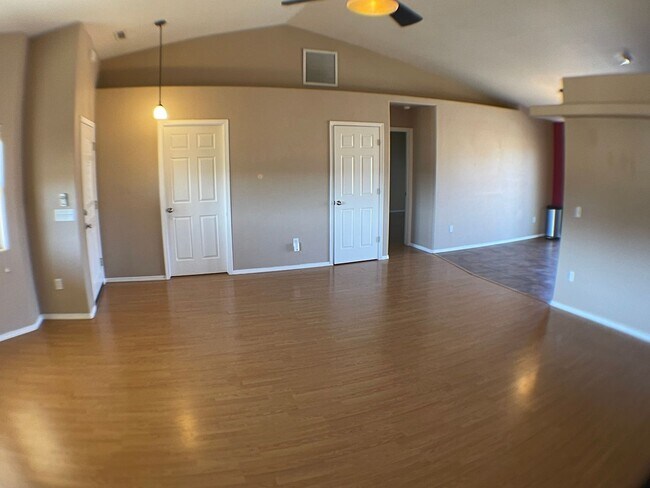 Building Photo - AVAILABLE MAY 6th | Spacious Single-Level Home in Desirable Doney Park