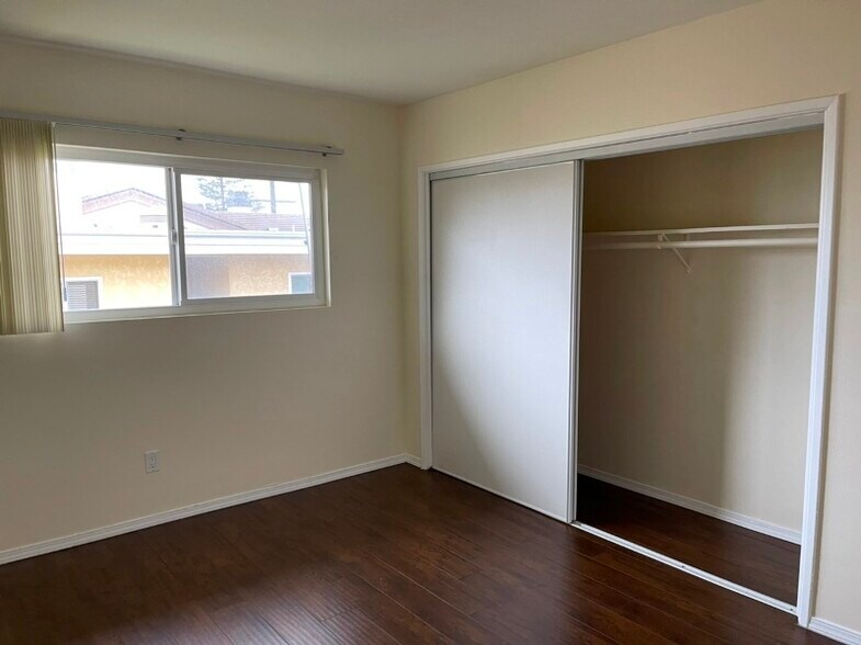 Building Photo - 2104 Huntington Ln