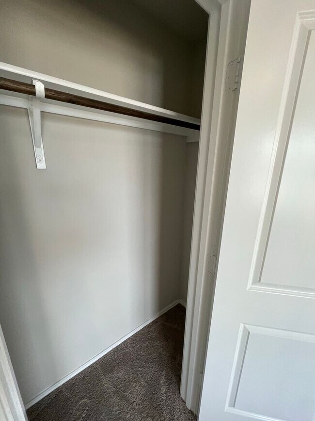 Building Photo - Paloma Subdivision