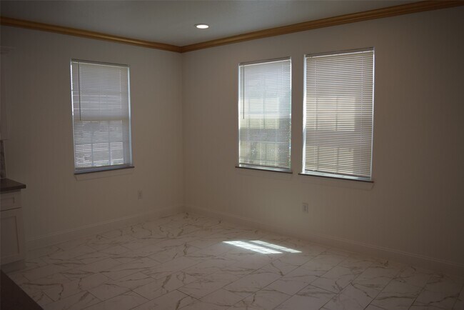 Building Photo - 445 County Rd 5102J