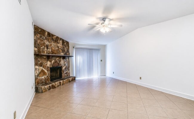 Building Photo - 4777 Leah Ln