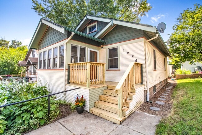 Building Photo - Wonderful 2 Bedroomed House in the heart of Saint Paul.