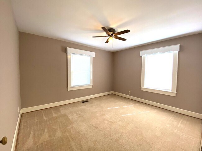 Building Photo - 207 S Melville St