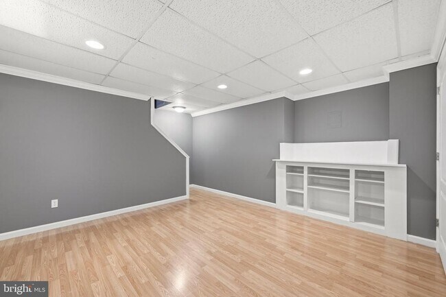 Building Photo - 112 Chatham Square