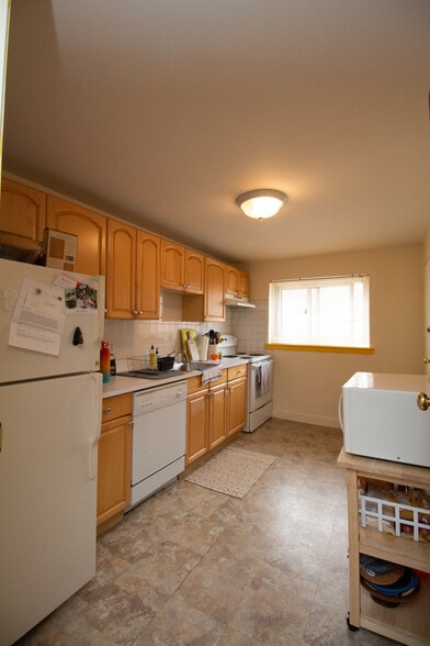 Building Photo - 79 Chestnut St