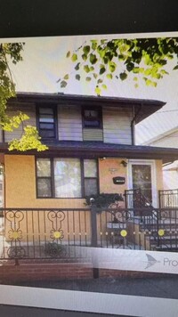 Building Photo - 160-16-160-79 79th Ave