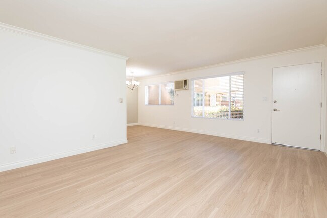 Building Photo - 1300 S Barrington Ave