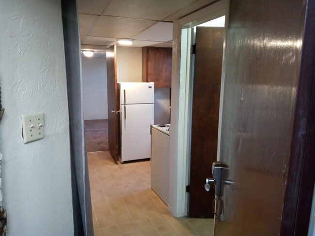 Building Photo - 340 S Wagon Wheel Dr