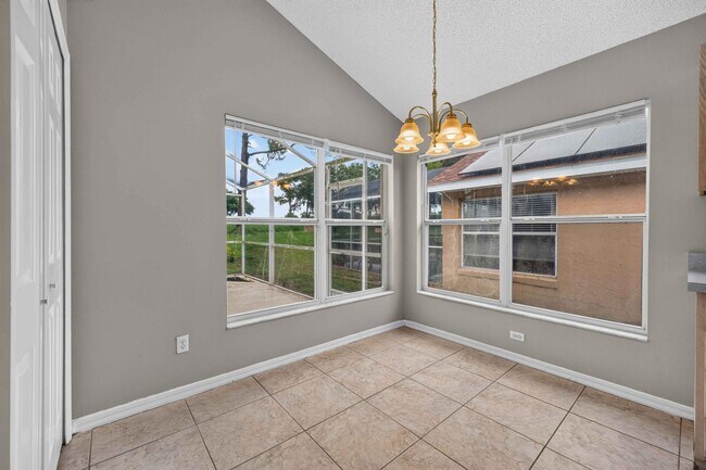 Building Photo - 2235 Mallory Cir