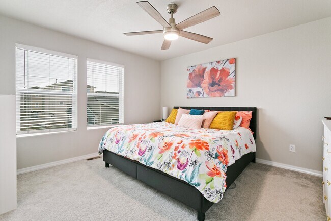 Building Photo - 7427 Gorgeted Quail Grv