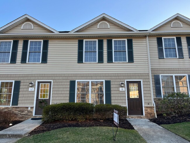 Building Photo - Tavern Grove Townhome in Campbell County