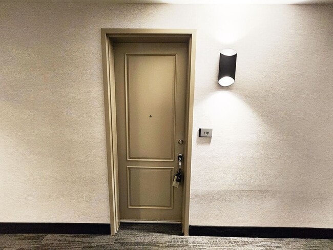 Building Photo - Gorgeous 2 Bedroom 2 Bath Manhattan Condo is just the place for you!