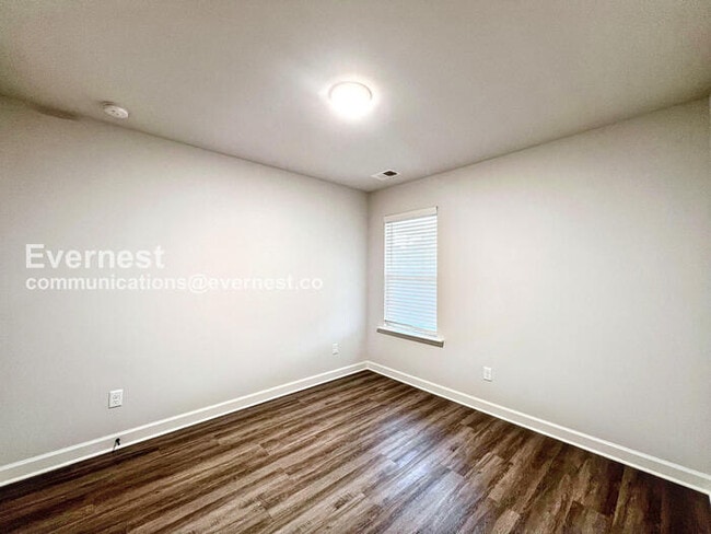 Building Photo - 8616 Hayes Dr