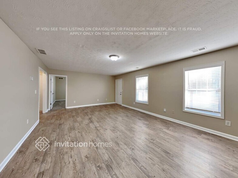 Building Photo - 640 Oak Vista Ct