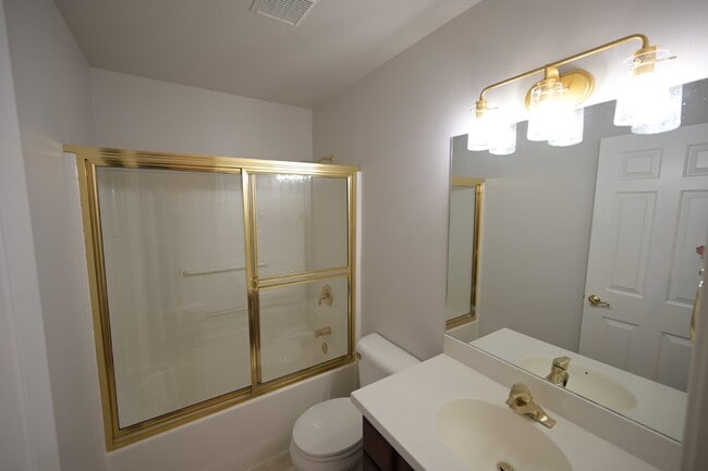 Building Photo - 2 bed + office, 2 bath, 2 car garage condo...