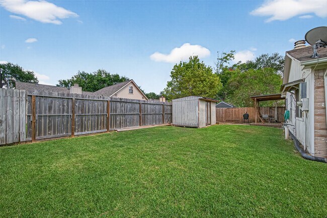 Building Photo - 3403 Hillstone Dr