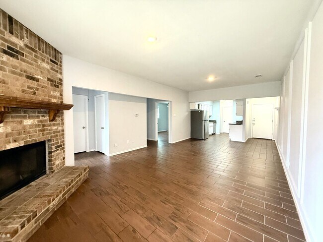 Building Photo - 1020-1022 Vera Court