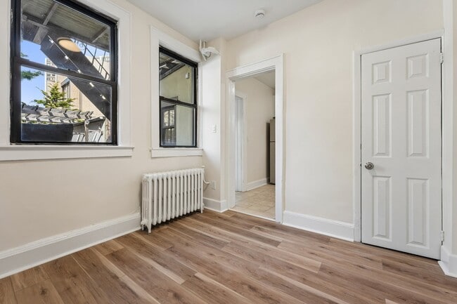 Building Photo - 7 Bender Pl