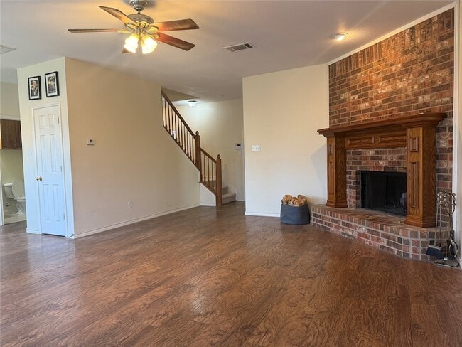 Building Photo - 1438 Kingsley Dr