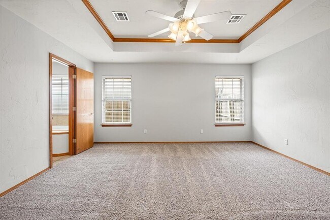 Building Photo - 616 Garrison Ln