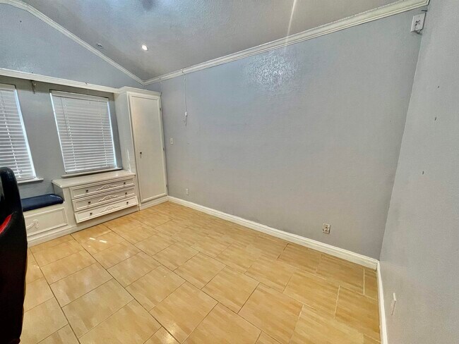 Building Photo - 9666 White Wing Loop