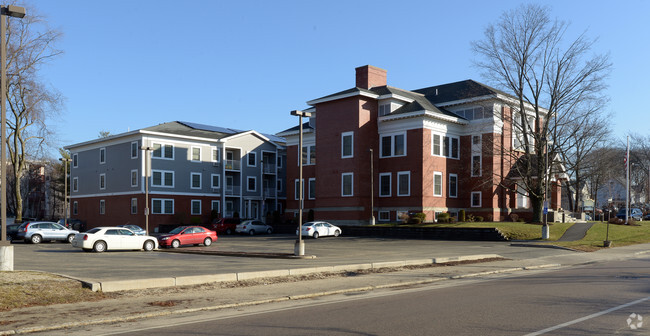 Building Photo - Bliss School Apartments