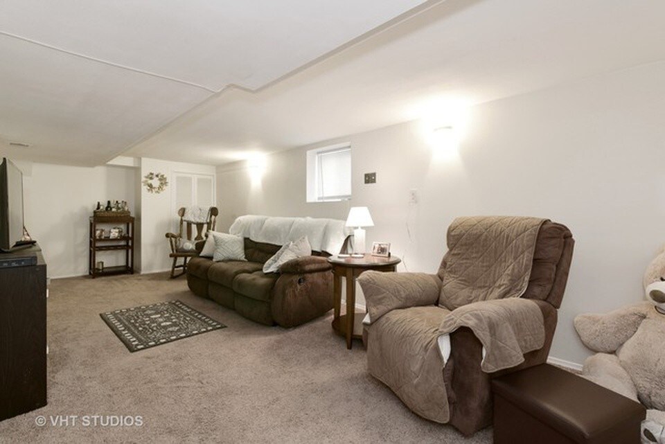 Building Photo - 5600 N Marmora Ave