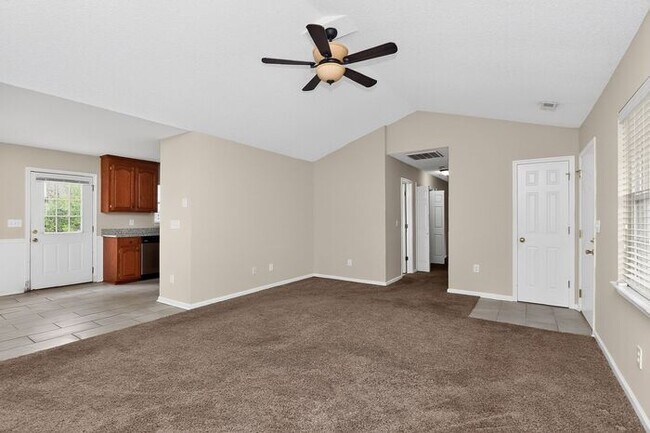 Building Photo - Charming 3BD/2BA Ranch on Large Lot in Indian Trail!