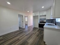 Building Photo - 2040 Earl St
