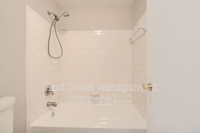 Building Photo - 12 Perryfalls Pl