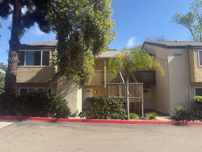 Building Photo - 8545 Villa La Jolla Dr